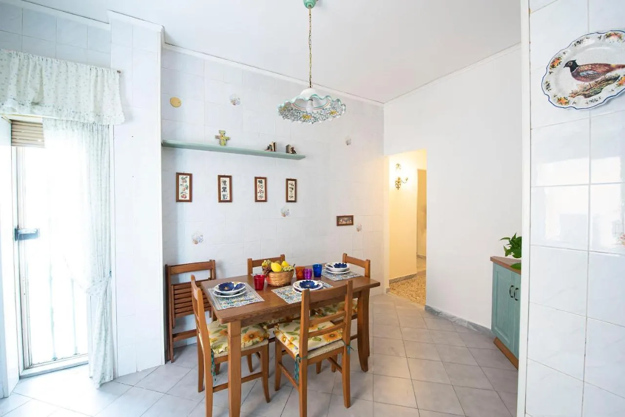 נאפולי Vomero Cilea House With Balcony 0*,  איטליה